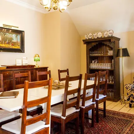 Titina Мендзыгуже