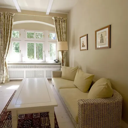 Titina Bed & Breakfast 3*